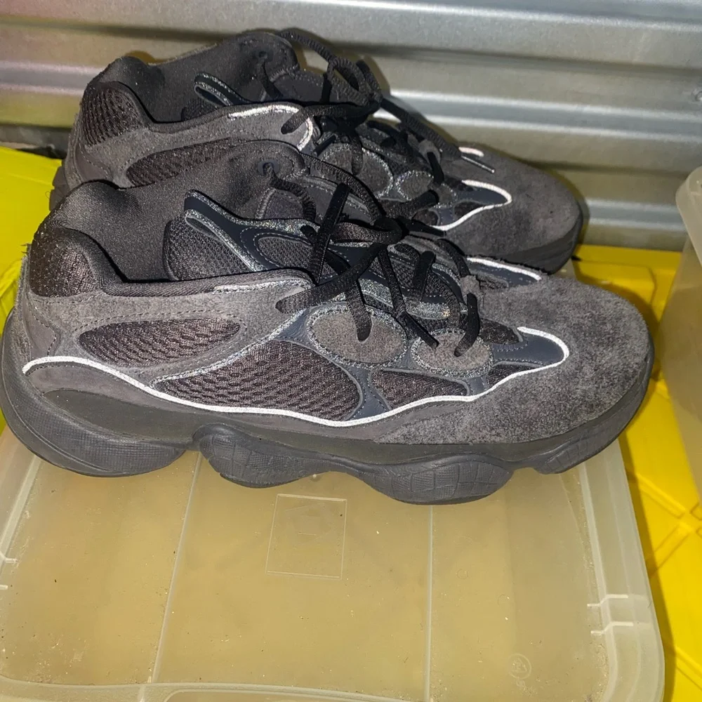 Yeezy - Picture 4 of 6